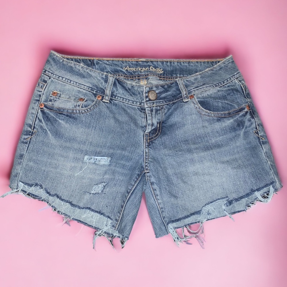 ✨AMERICAN EAGLE✨ Distressed Denim Shorts